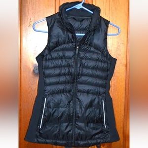 Size 10 Lululemon NAVY “ down for a run vest “ new